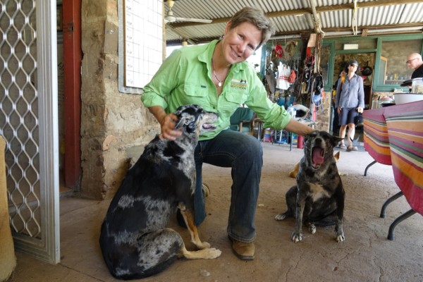 © Barbara Blunschi reisen-lifestyle.ch Alida Woodland führt mit ihrem Mann Roderick die Digger’s Rest Station.