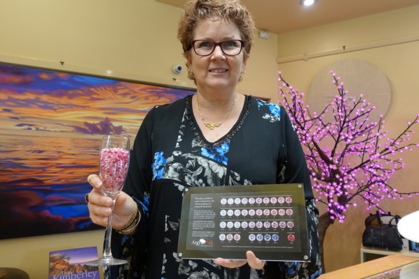 © Barbara Blunschi reisen-lifestyle.ch Die Diamantgen aus der Lake Argyle Diamond Mine können bei Kimberley Fine Diamonds in Kununurra gekauft werden.