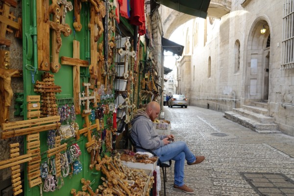 © Barbara Blunschi www.reisen-lifestyle.ch Eines der vielen Souvenir-Geschäfte entlang der Via Dolorosa.