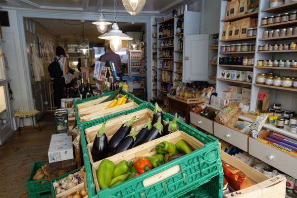 © Barbara Blunschi – Nourritour bietet eine einen kulinarischen Spaziergang durch die Bieler Altstadt an.