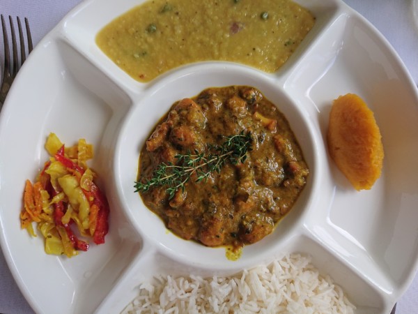 © Barbara Blunschi reisen-lifestyle.ch – Typisch Kreolische Küche im Restaurant La Pirogue auf der Insel Praslin.