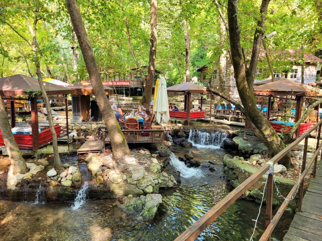© Barbara Blunschi – reisen-lifestyle.ch Aussergewöhnliche Verpflegungsmöglichkeit in Ulupınar im Olympos-Nationalpark.