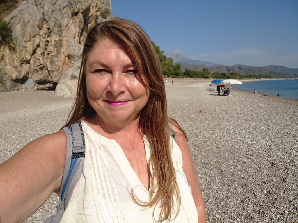 © Barbara Blunschi – reisen-lifestyle.ch Selfie am Strand von Olympos.