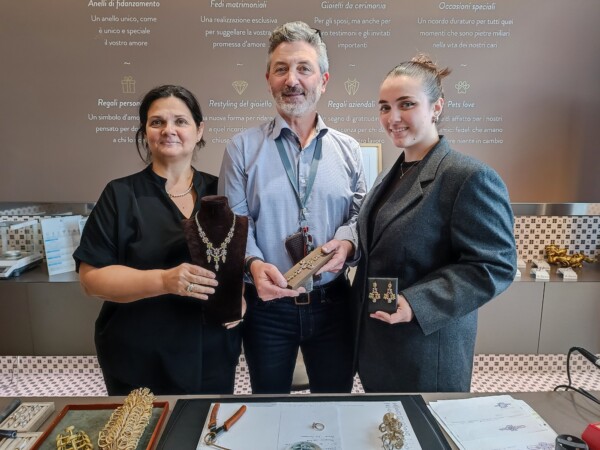 © Barbara Blunschi reisen-lifestyle.ch – Die Juweliers-Familie Steve Angeli stellt Schmuckstücke nach alter Goldschmiedetradition her.