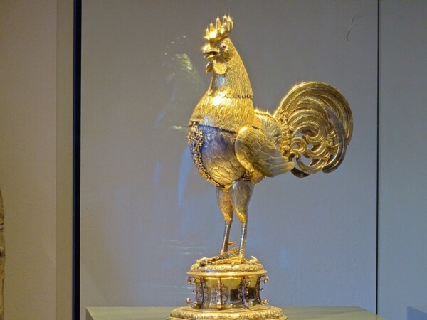 © Barbara Blunschi reisen-lifestyle.ch Goldener Hahn als Trinkgefäss im Friedenssaal im Rathaus von Münster.