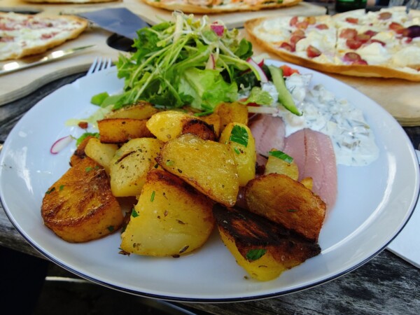 © Barbara Blunschi reisen-lifestyle.ch Matjesfilets mit Bratkartoffeln im Gasthus Lauheide in Telgte.
